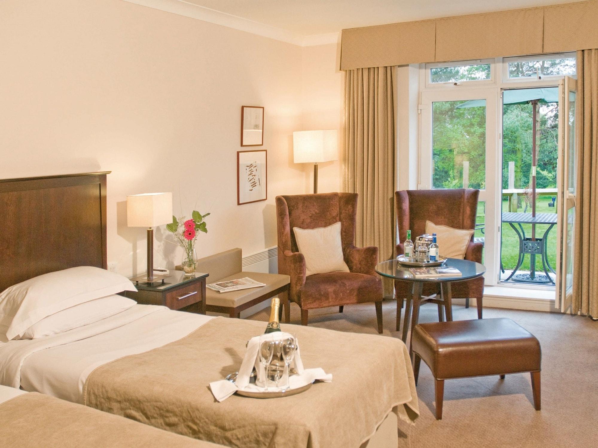 Macdonald Hill Valley Hotel, Spa & Golf Resort Уитчърч Екстериор снимка
