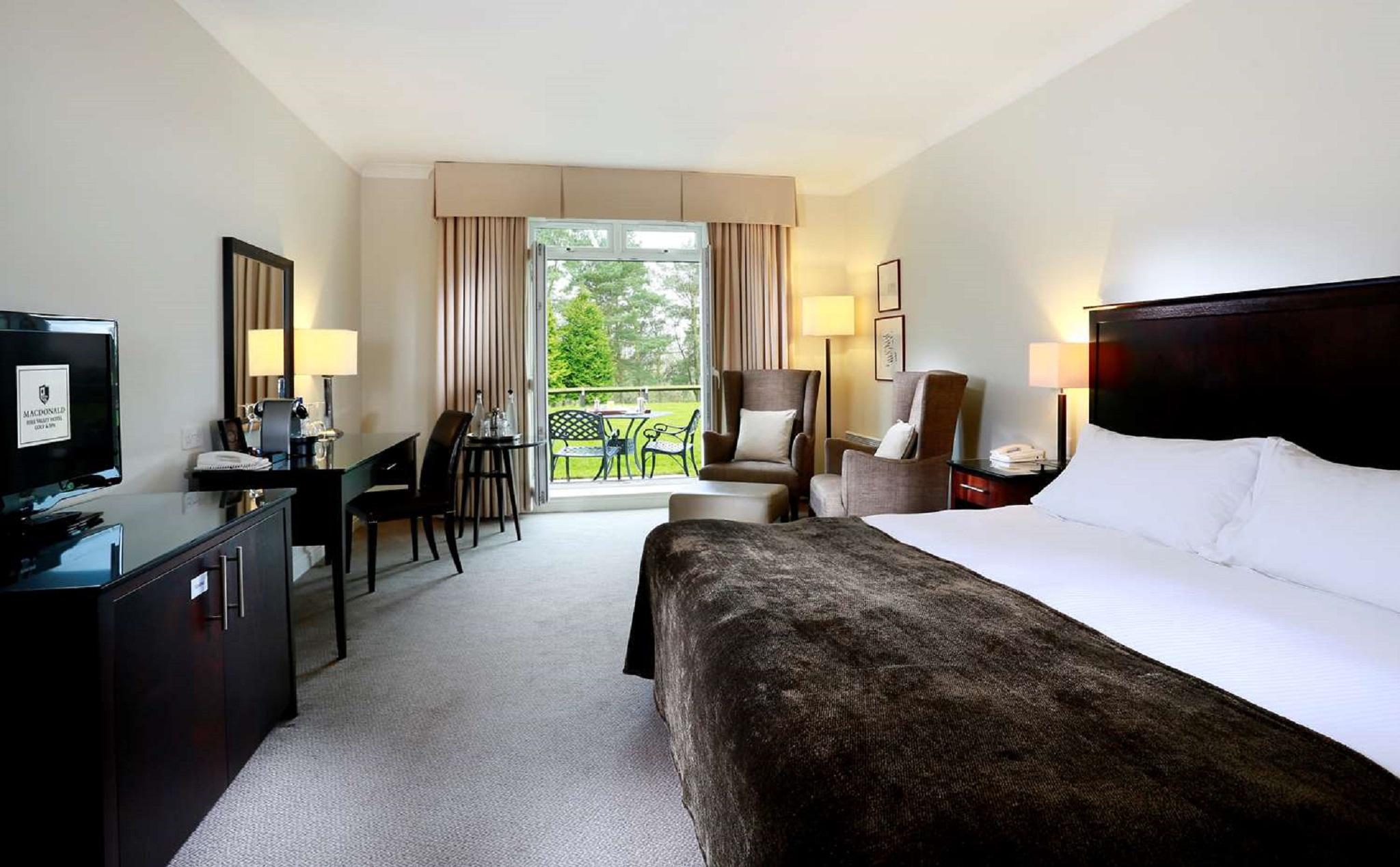 Macdonald Hill Valley Hotel, Spa & Golf Resort Уитчърч Екстериор снимка
