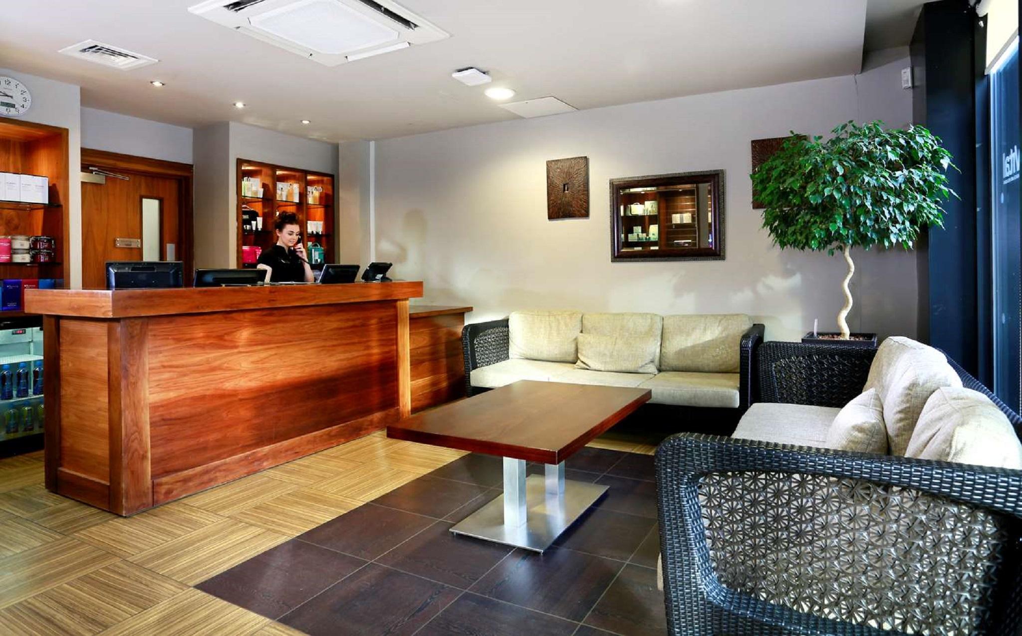 Macdonald Hill Valley Hotel, Spa & Golf Resort Уитчърч Екстериор снимка
