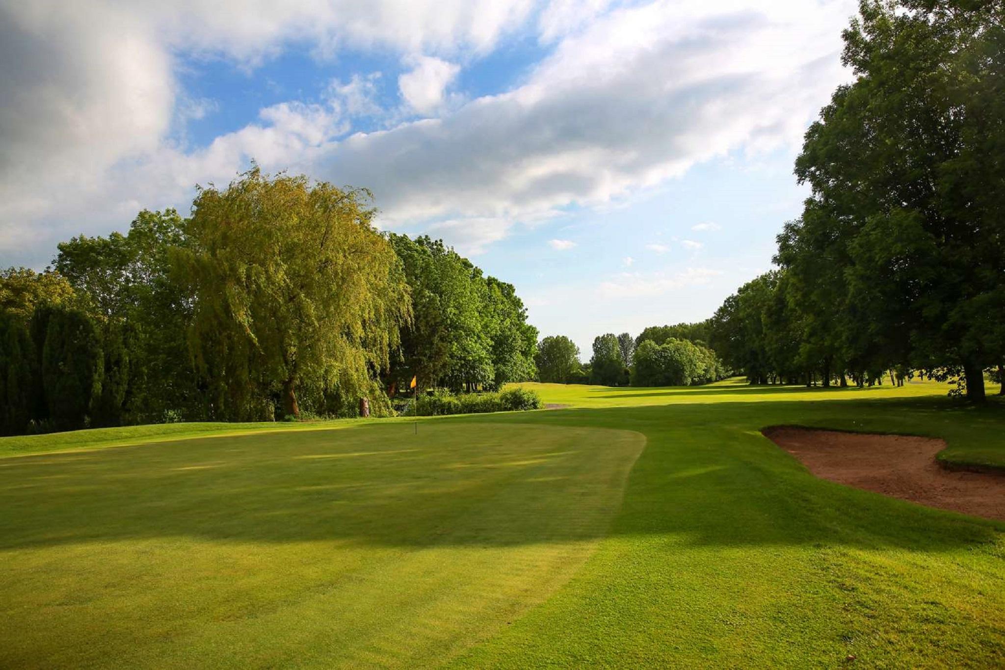 Macdonald Hill Valley Hotel, Spa & Golf Resort Уитчърч Екстериор снимка