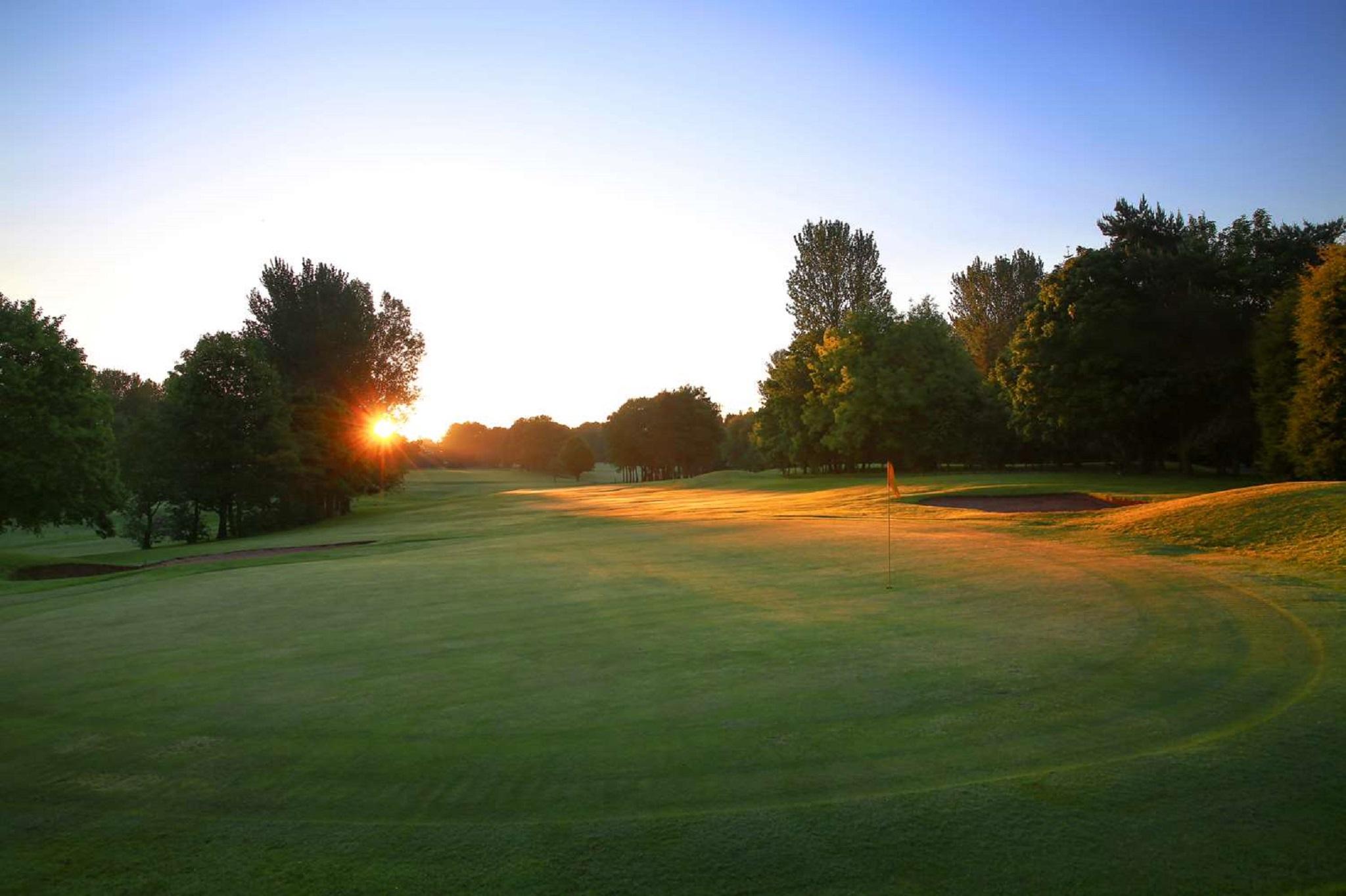 Macdonald Hill Valley Hotel, Spa & Golf Resort Уитчърч Екстериор снимка