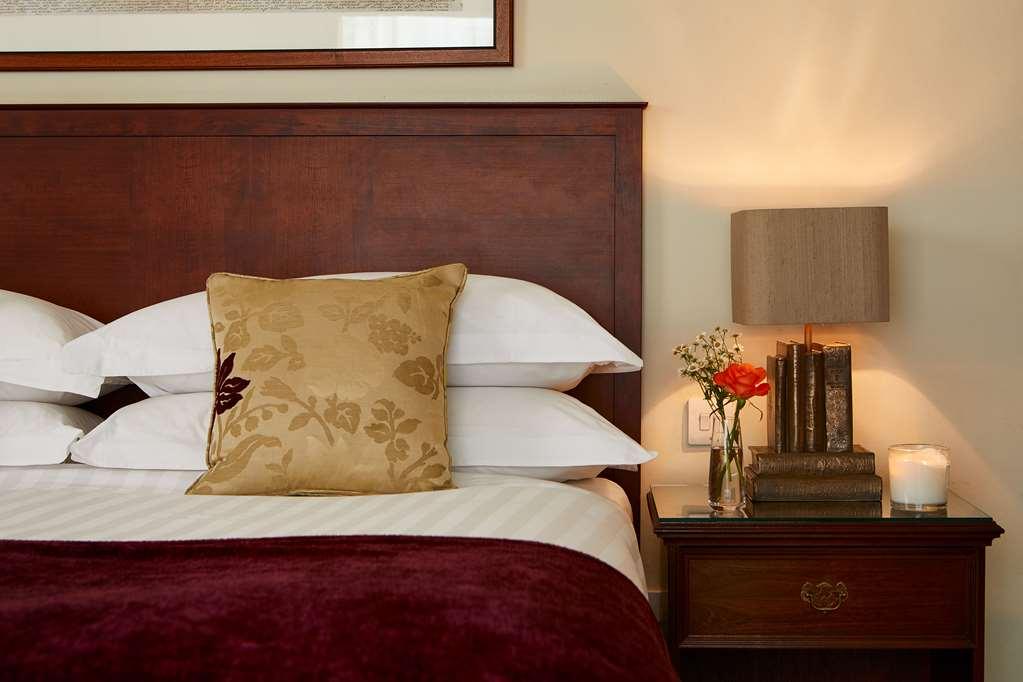 Macdonald Hill Valley Hotel, Spa & Golf Resort Уитчърч Стая снимка