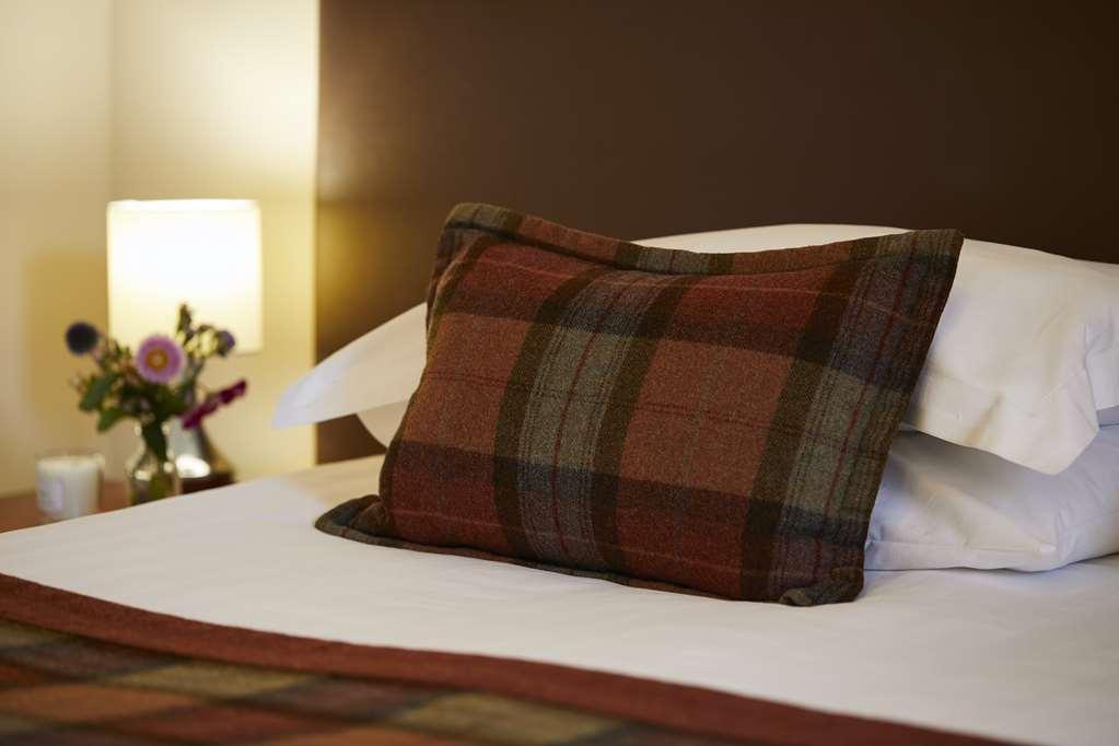 Macdonald Hill Valley Hotel, Spa & Golf Resort Уитчърч Стая снимка