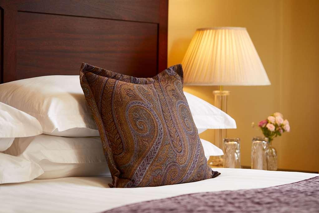 Macdonald Hill Valley Hotel, Spa & Golf Resort Уитчърч Стая снимка