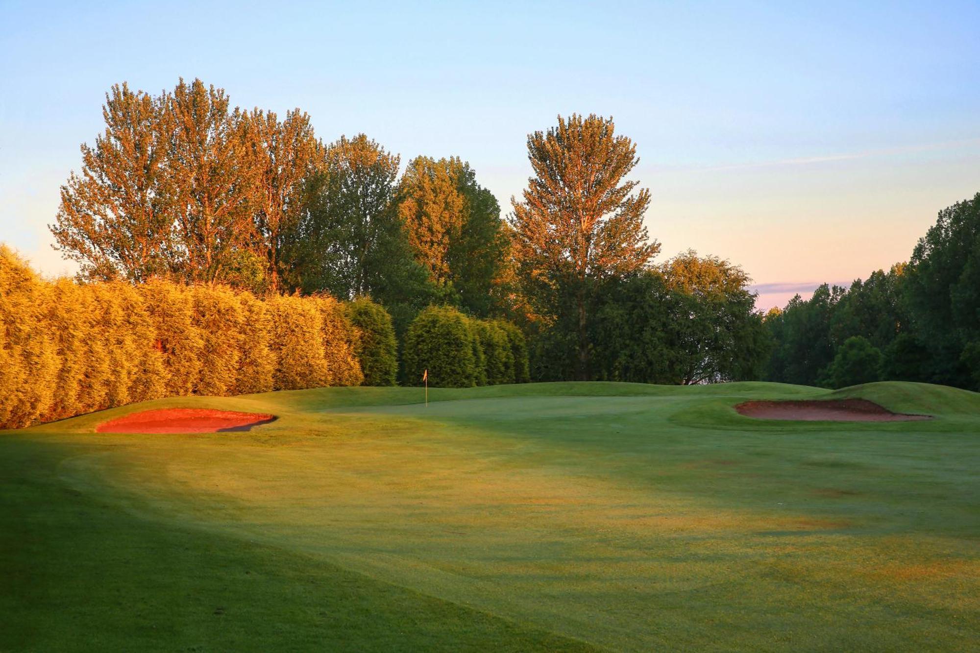 Macdonald Hill Valley Hotel, Spa & Golf Resort Уитчърч Екстериор снимка