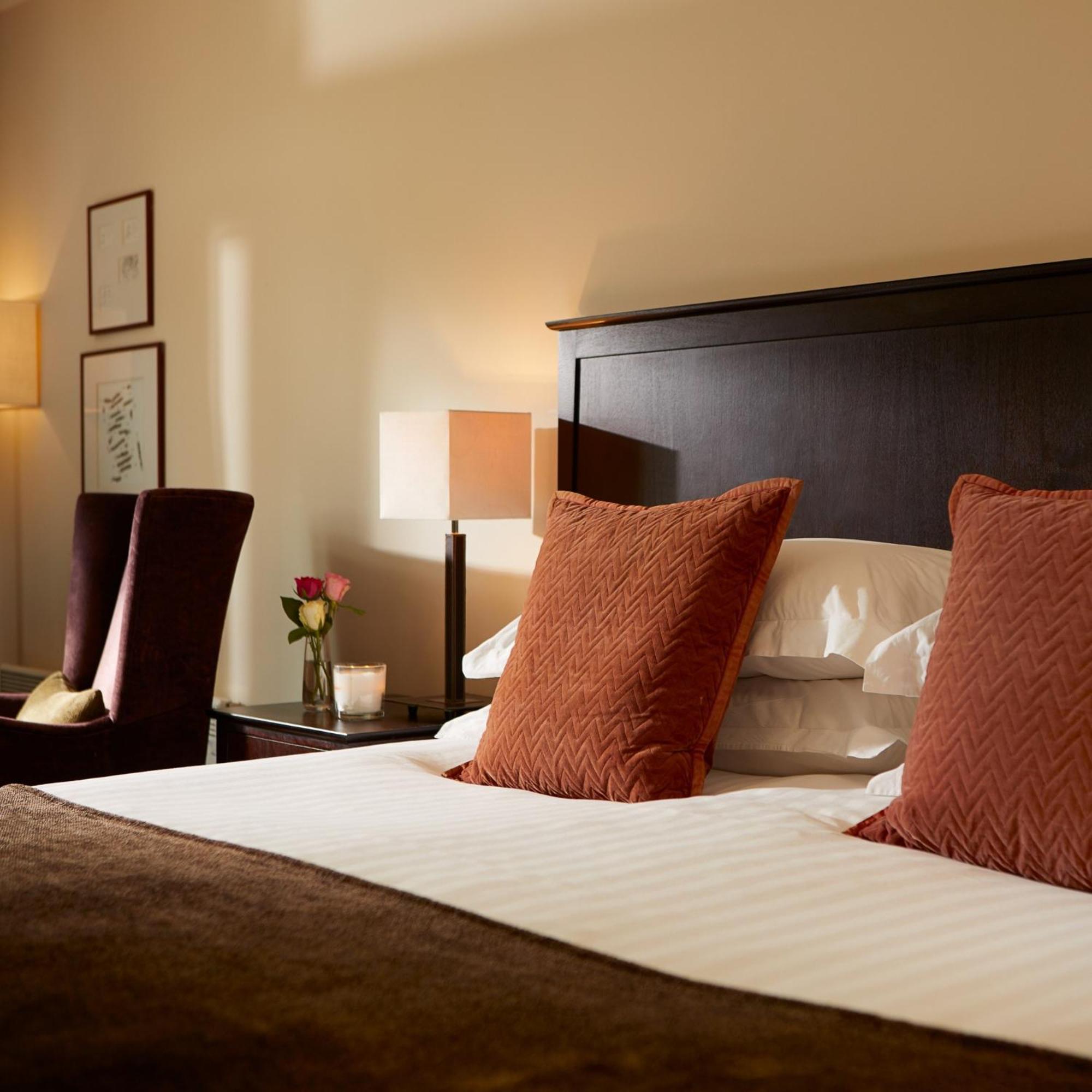 Macdonald Hill Valley Hotel, Spa & Golf Resort Уитчърч Екстериор снимка
