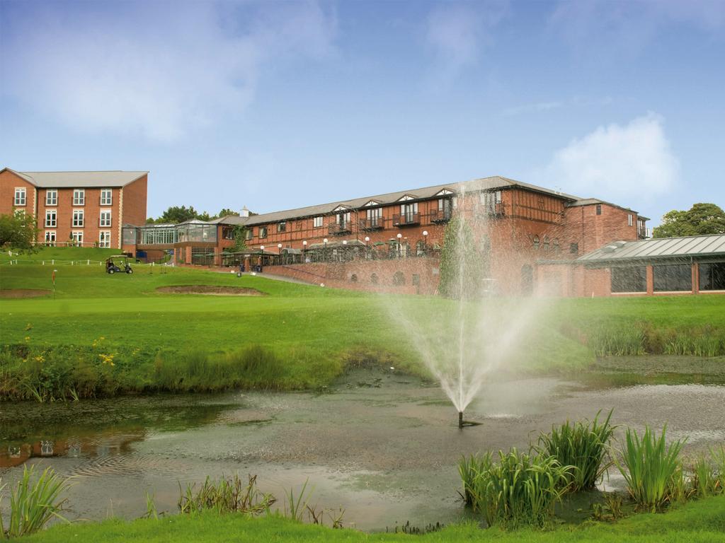 Macdonald Hill Valley Hotel, Spa & Golf Resort Уитчърч Екстериор снимка