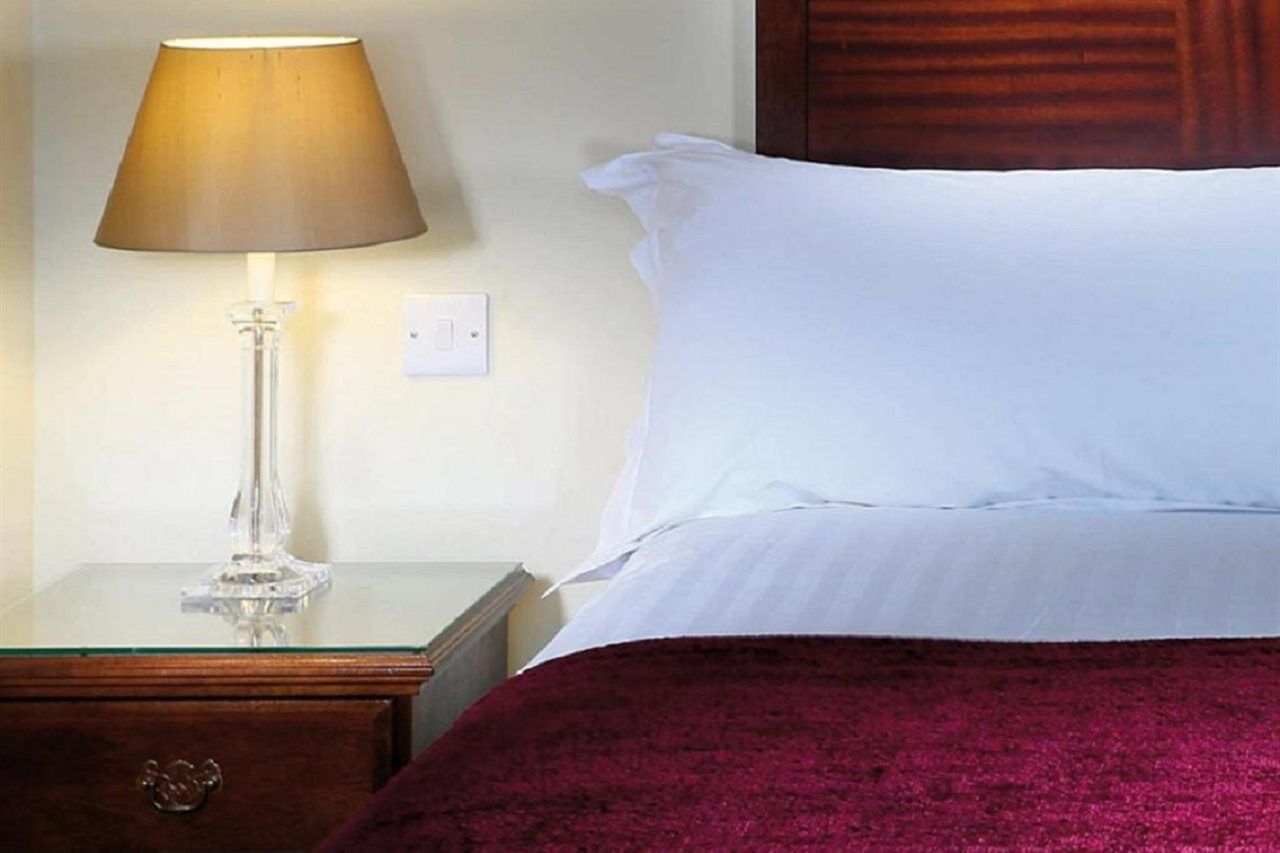 Macdonald Hill Valley Hotel, Spa & Golf Resort Уитчърч Екстериор снимка